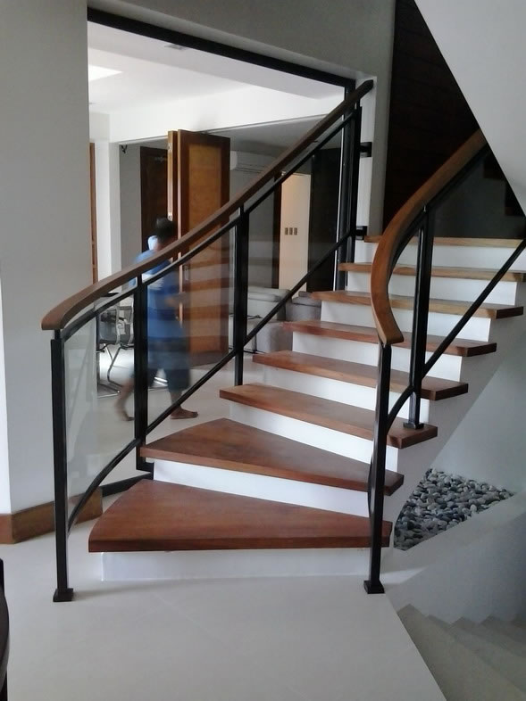 Stair Clear Tempered Glass with Wrought Iron Frame Stair Clear Tempered Glass with Wrought Iron Frame