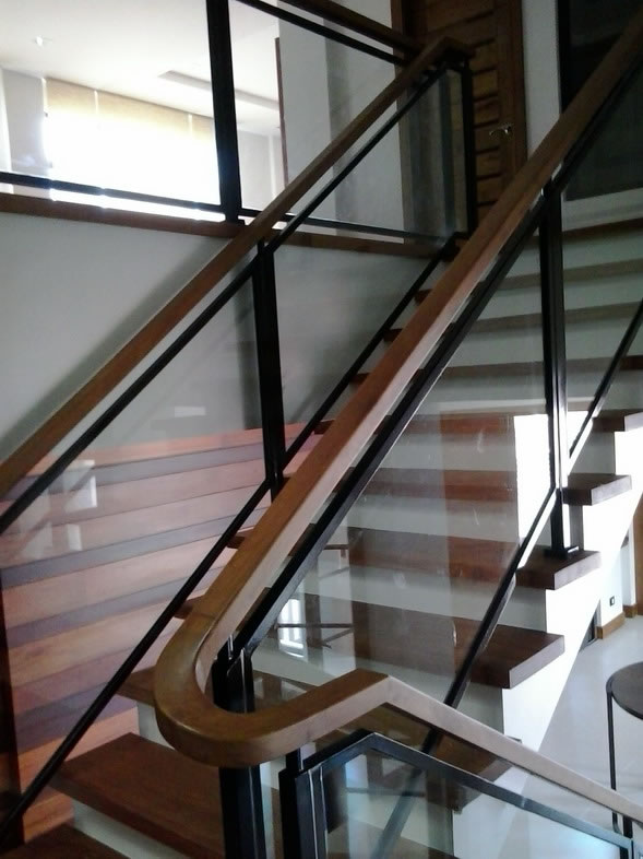 Stair Clear Tempered Glass with Wrought Iron Frame Stair Clear Tempered Glass with Wrought Iron Frame