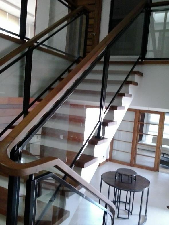 Stair Clear Tempered Glass with Wrought Iron Frame Stair Clear Tempered Glass with Wrought Iron Frame
