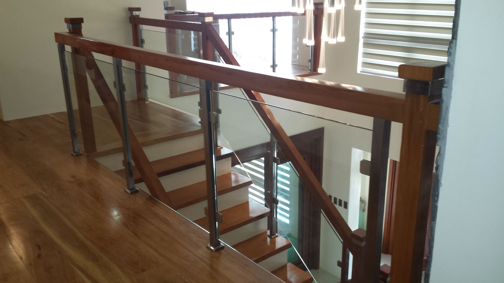 glass-stair-railing-classic-contemporary-design glass-stair-railing-classic-contemporary-design
