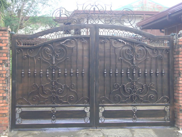 Entrance Gate in Antique Copper Finish Entrance Gate in Antique Copper Finish