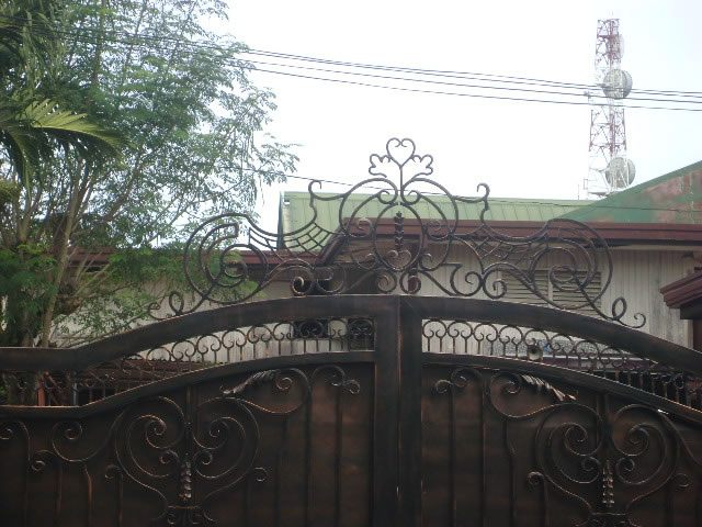 Entrance Gate in Antique Copper Finish Entrance Gate in Antique Copper Finish