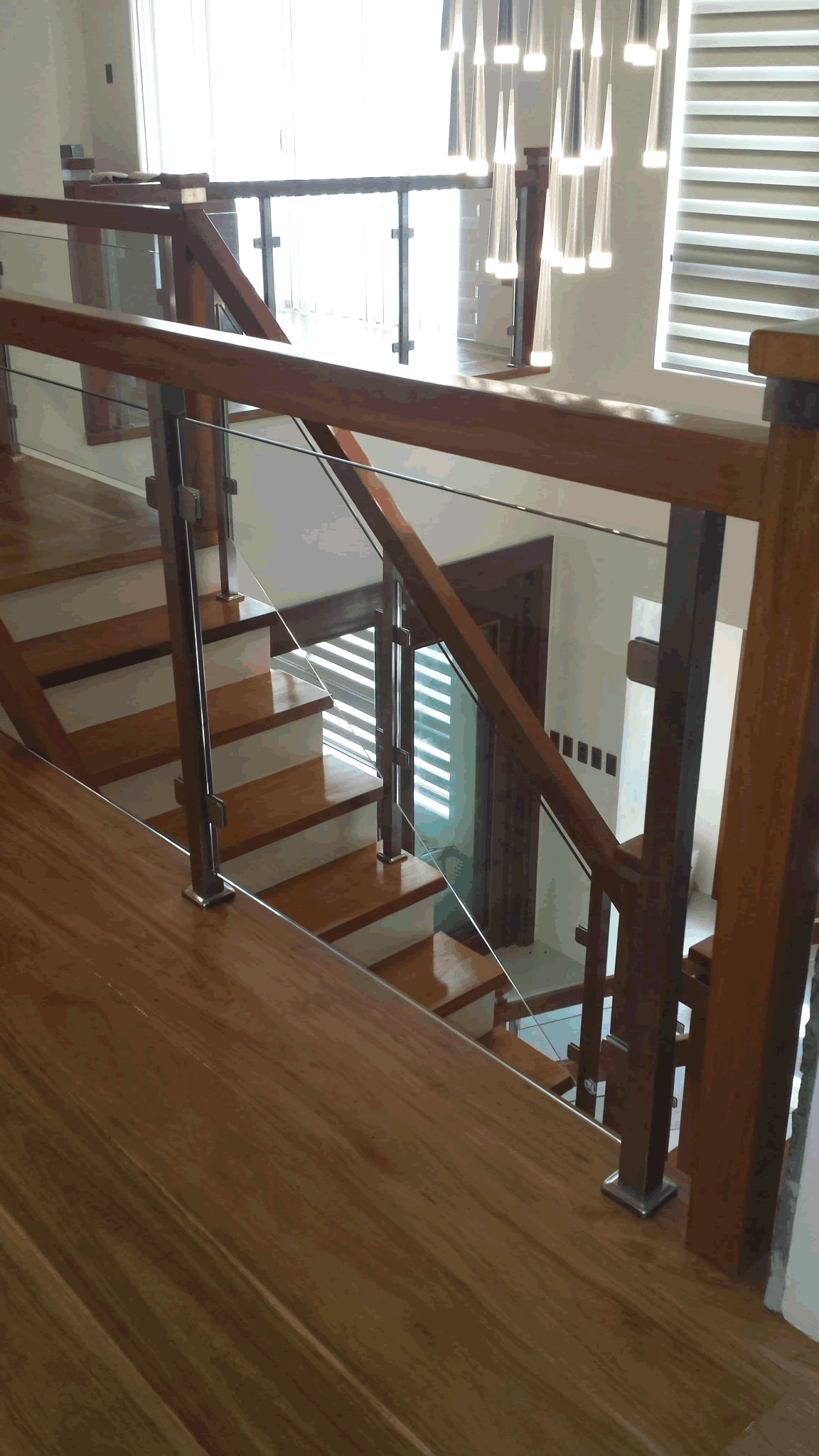 glass-stair-railing-classic-contemporary-design glass-stair-railing-classic-contemporary-design