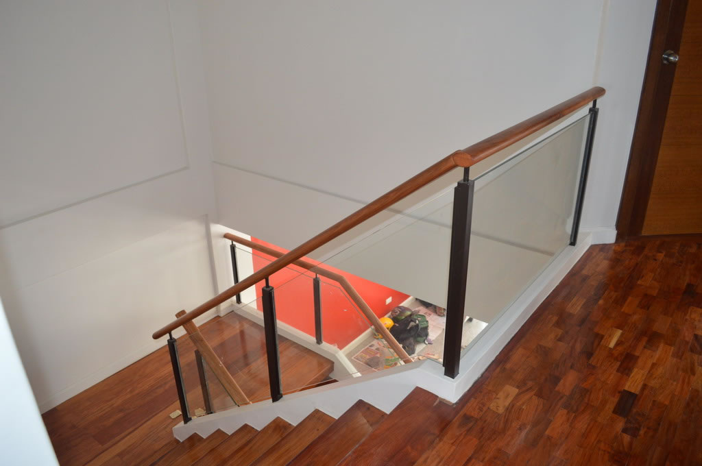 Glass Railing in wrought Iron Frame Glass Railing in wrought Iron Frame