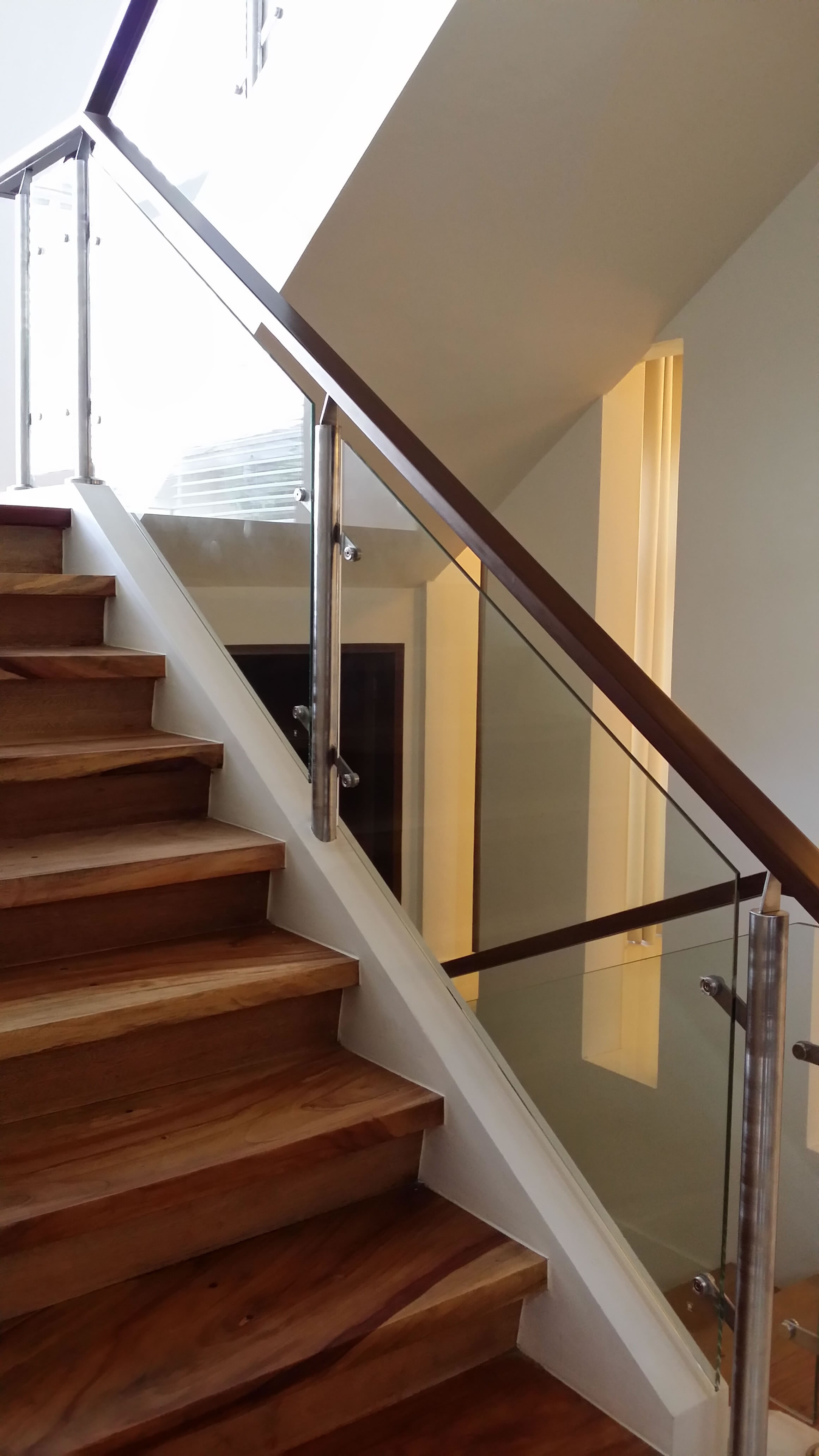 Stainless Glass Stair and Balcony Railing Stainless Glass Stair and Balcony Railing