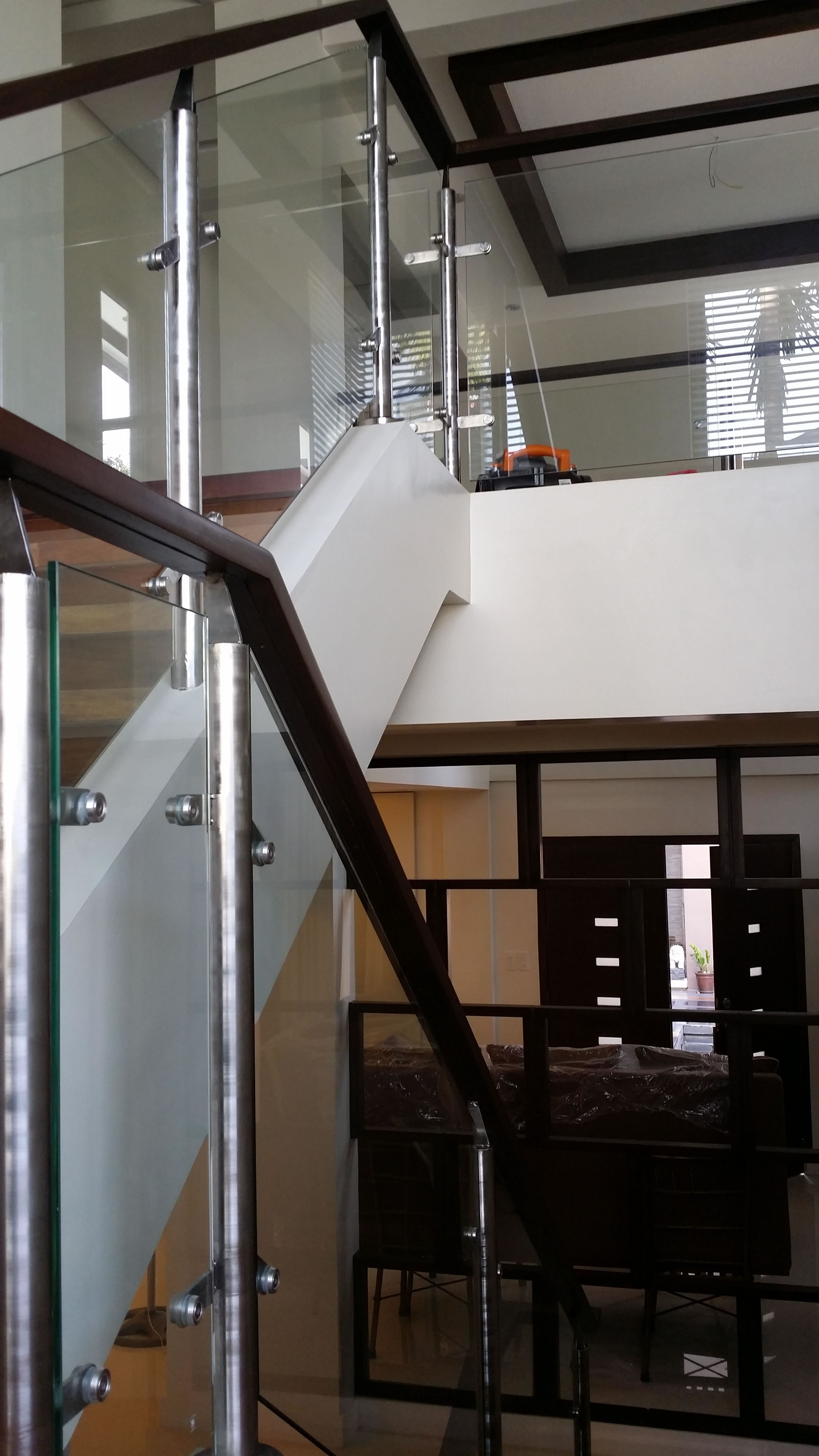 Stainless Glass Stair and Balcony Railing Stainless Glass Stair and Balcony Railing