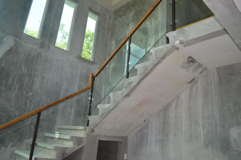 Glass Stair Railing in Metal Frame Glass Stair Railing in Metal Frame